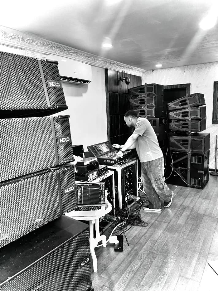 Recording rig capturing the show